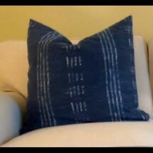 Pottery Barn throw pillow cover 24”x24”